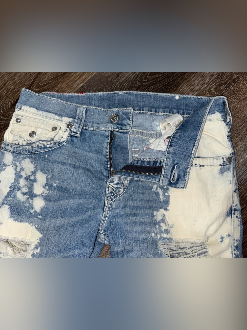 True Religion Straight Flap Big T Acid Wash Frayed Hem Cut-Off Shorts Men's 33 - Picture 3 of 13